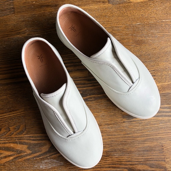 frye mindy slip on